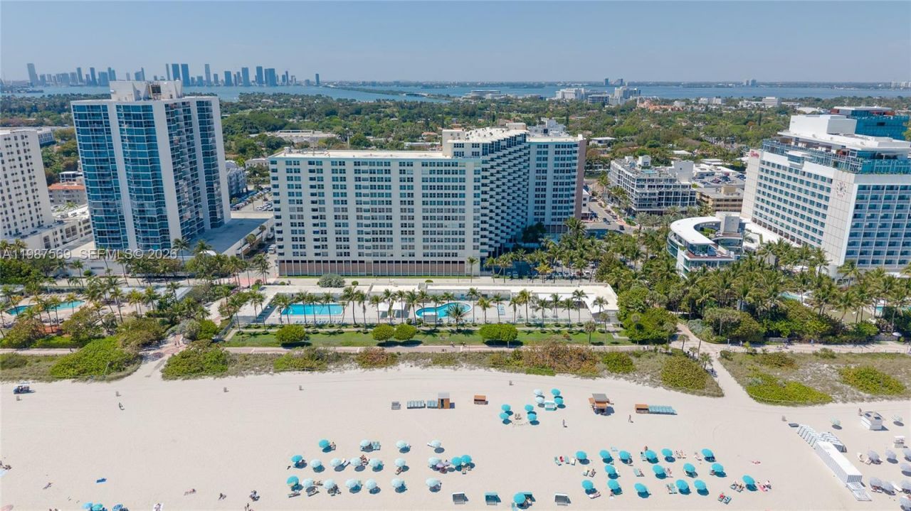 2899 Collins Ave, Unit 1422, Miami Beach, FL 33140 Photo