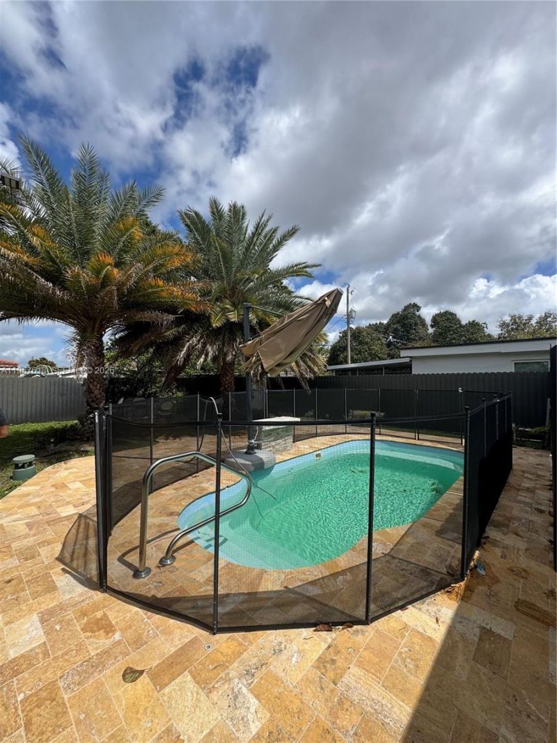 551 E 60th St, Hialeah, FL 33013 Photo