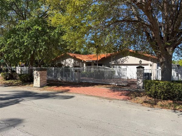 1220 SW 103rd Ct , Miami, FL 33174