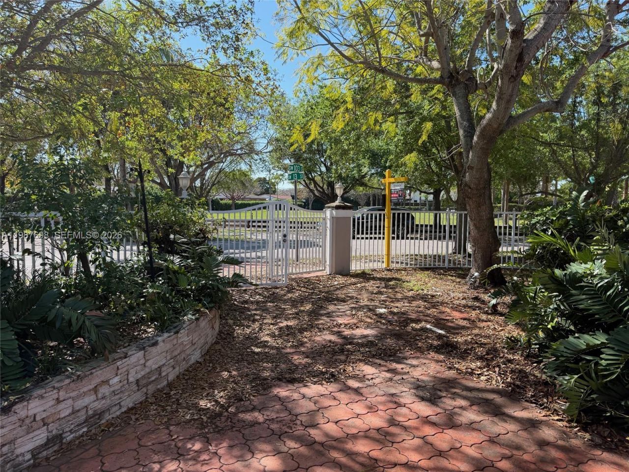 1220 SW 103rd Ct , Miami, FL 33174 Photo