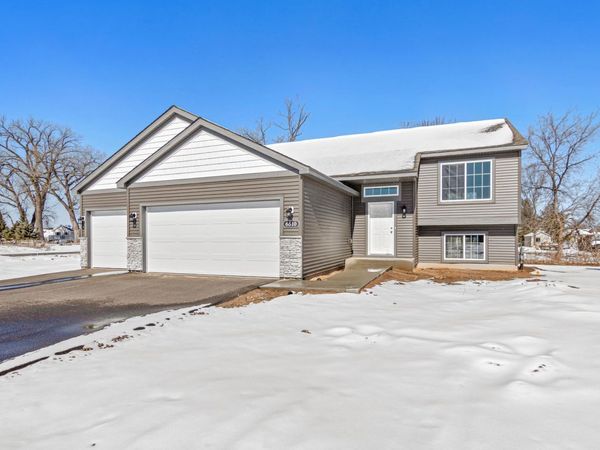 6610 Granby Street , North Branch, MN 55056