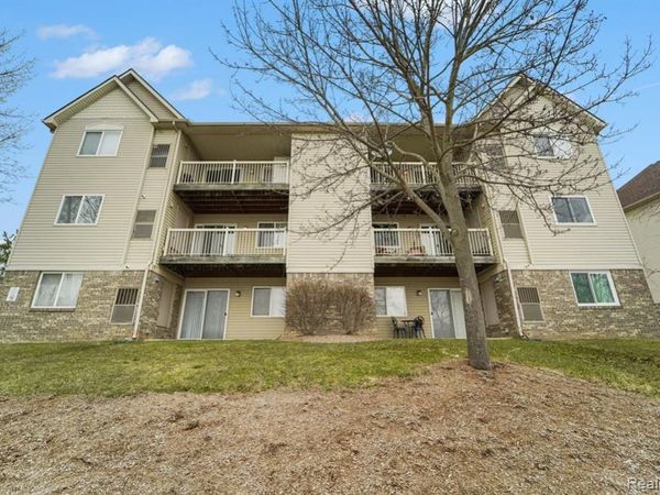 858 Amanda Lane, Pontiac, MI 48340