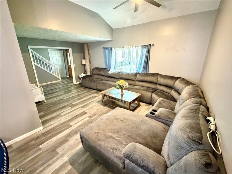 6186 Wild Oak Drive, North Olmsted, OH 44070 Photo 3