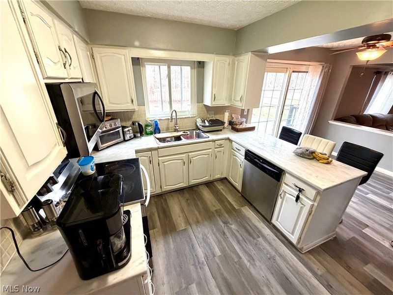 6186 Wild Oak Drive, North Olmsted, OH 44070 Photo 6