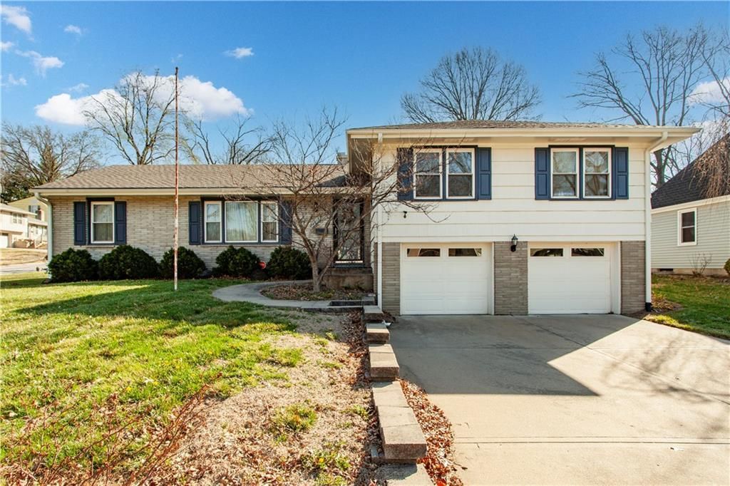 4819 NE Sherwood Drive, Kansas City, MO 64119 Main Photo