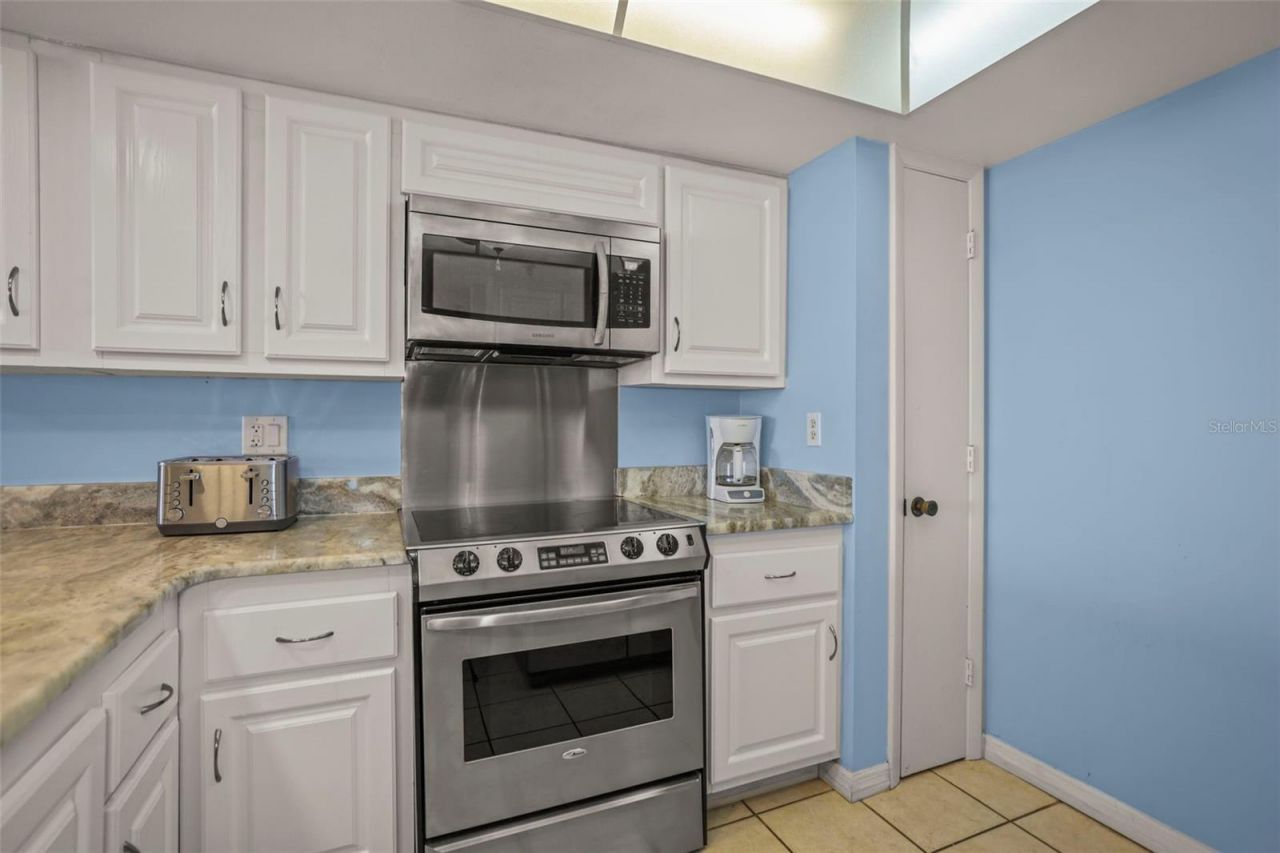 20040 Gulf Boulevard, Unit 302, Indian Shores, FL 33785 Photo