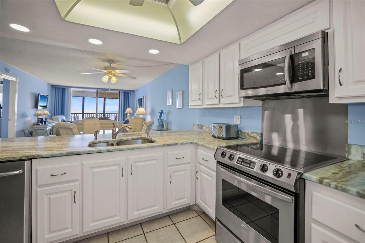 20040 Gulf Boulevard, Unit 302, Indian Shores, FL 33785 Photo