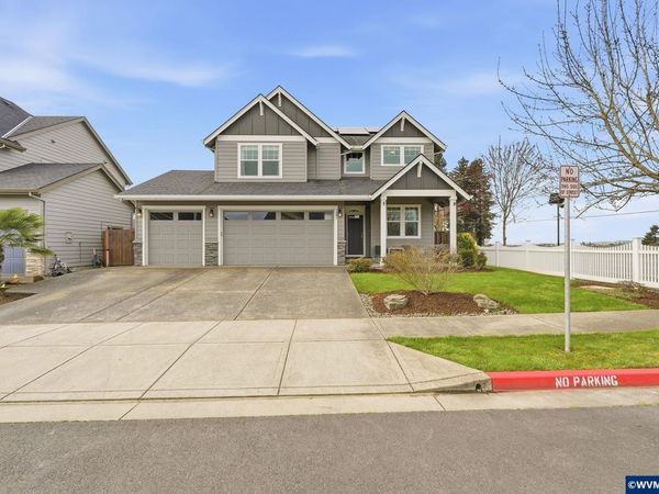 1301 Sunflower St, Woodburn, OR 97071