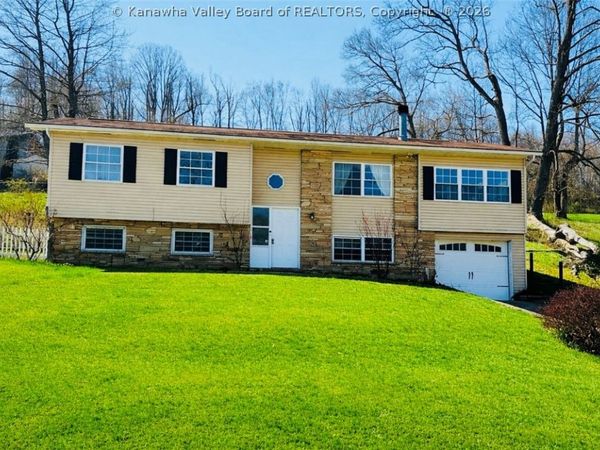 1915 Pinewood Drive, Charleston, WV 25320