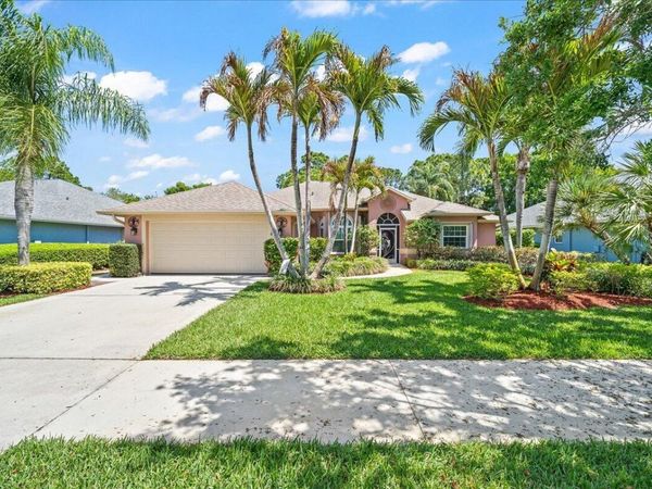 214 SW Fernleaf Trail, Port St. Lucie, FL 34953