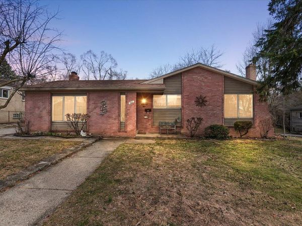 764 Manor Drive, Milford, MI 48381