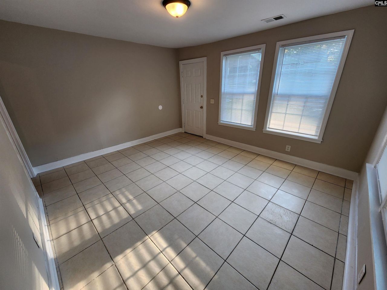 713 S Bonham Road Photo 15