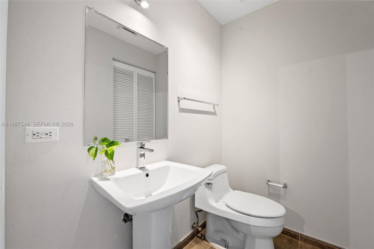 3470 E Coast Ave , Unit H0302, Miami, FL 33137 Photo