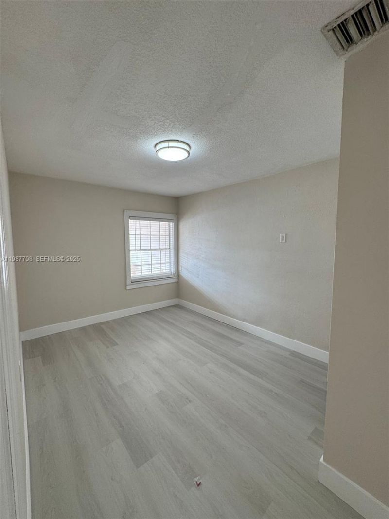 1545 NW 1st St, Unit 1535, Miami, FL 33125 Photo