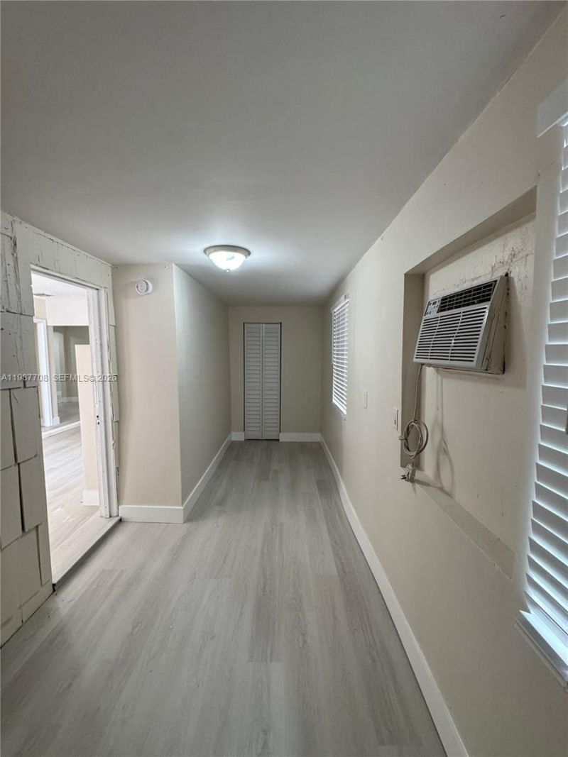 1545 NW 1st St, Unit 1535, Miami, FL 33125 Photo