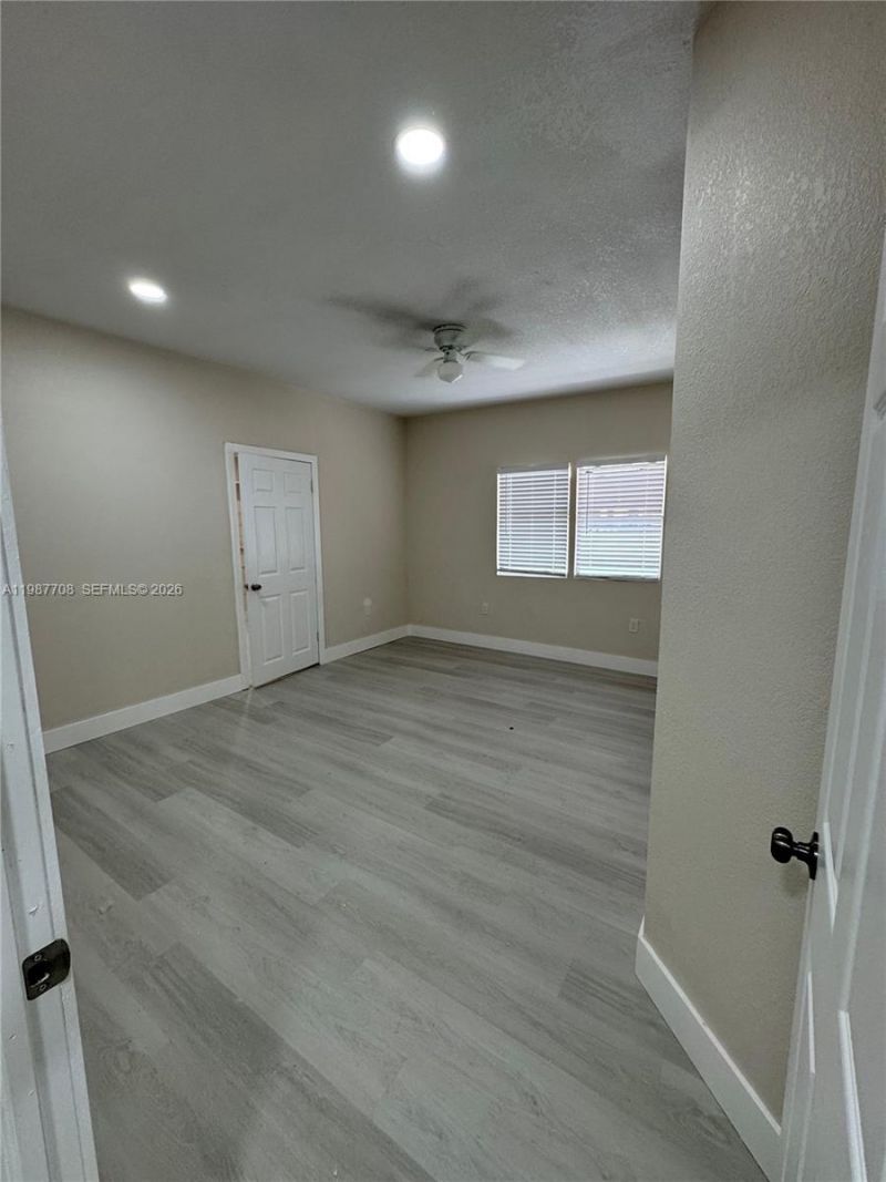 1545 NW 1st St, Unit 1535, Miami, FL 33125 Photo