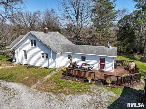 11177 Stotlar Road, Johnston City, IL 62951
