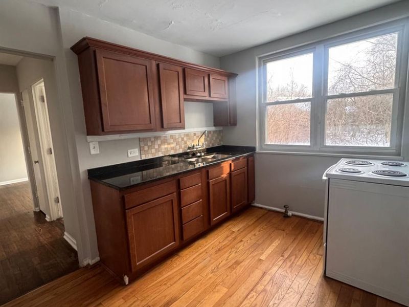 31 Flanders, Greenhills, OH 45218 Photo 8