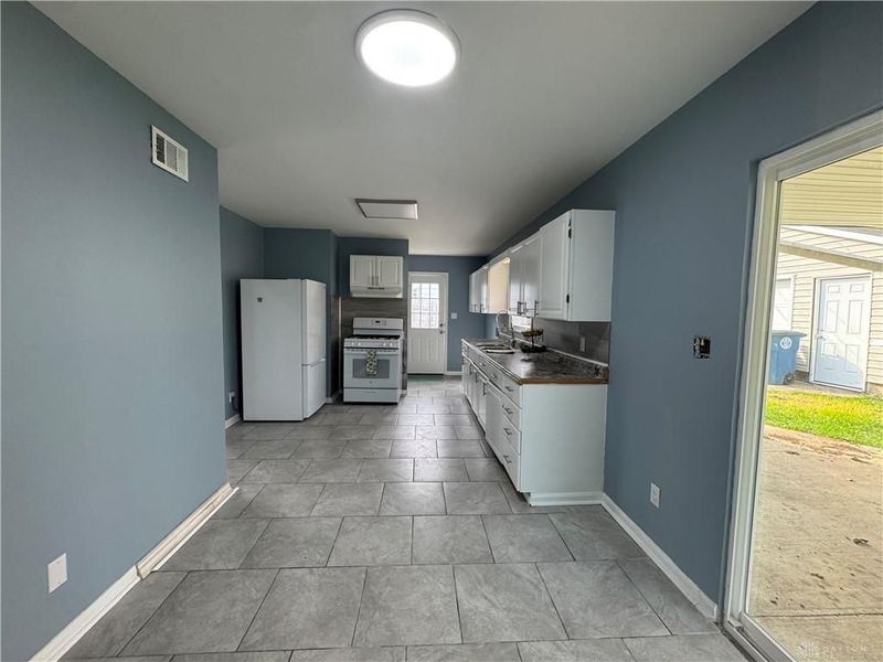 4883 Rainier Drive, Dayton, OH 45432 Photo 9