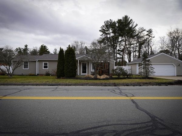 438 Gulf Road W, Dartmouth, MA 02748