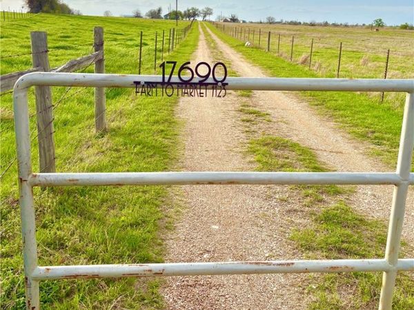 17690 Fm 1123 , Holland, TX 76534