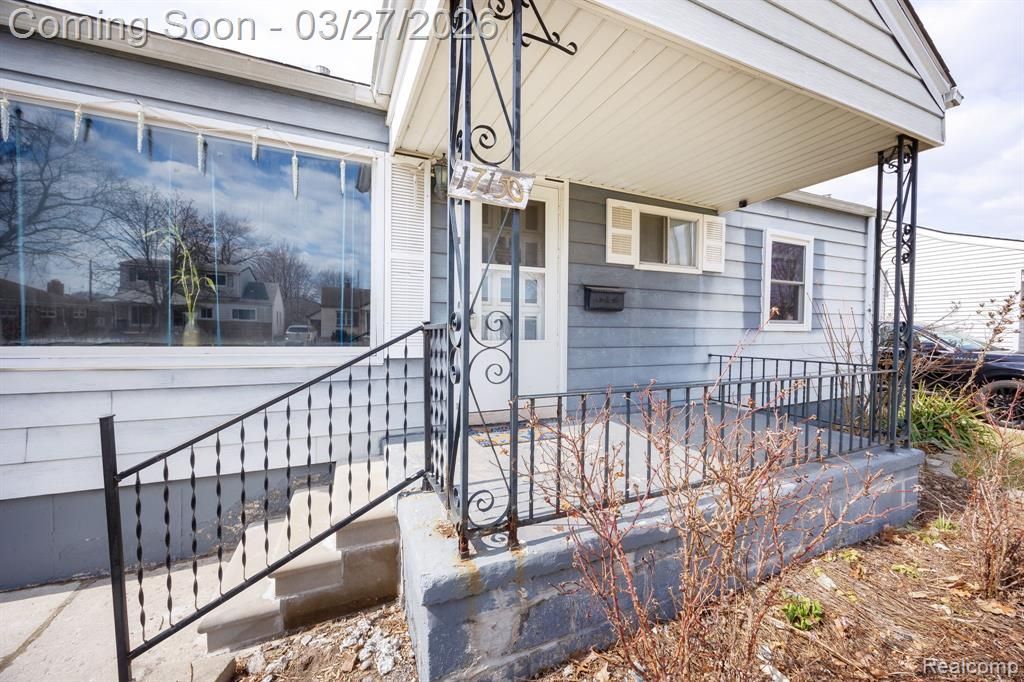 17150 Matthews Street, Riverview, MI 48193 Main Photo