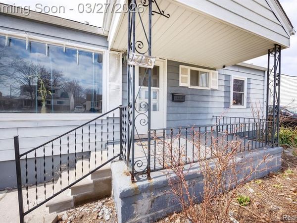 17150 Matthews Street, Riverview, MI 48193