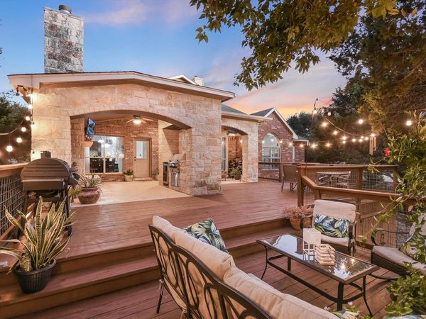 300 Wesley Ridge DR, Spicewood, TX 78669