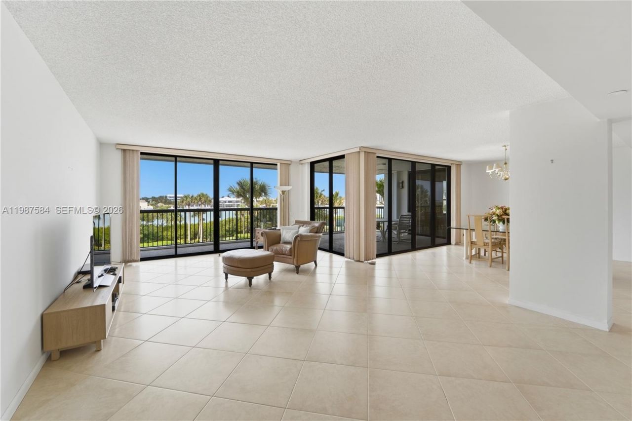 19670 Beach Rd, Unit B323, Tequesta, FL 33469 Photo