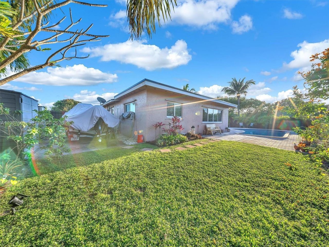 9621 NW 8th St, Pembroke Pines, FL 33024 Photo