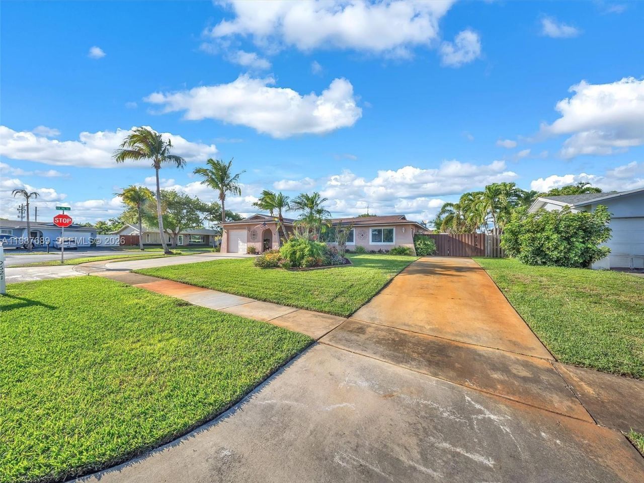 9621 NW 8th St, Pembroke Pines, FL 33024 Photo