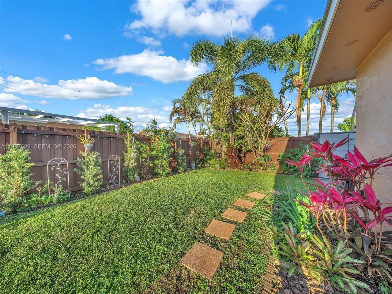 9621 NW 8th St, Pembroke Pines, FL 33024 Photo