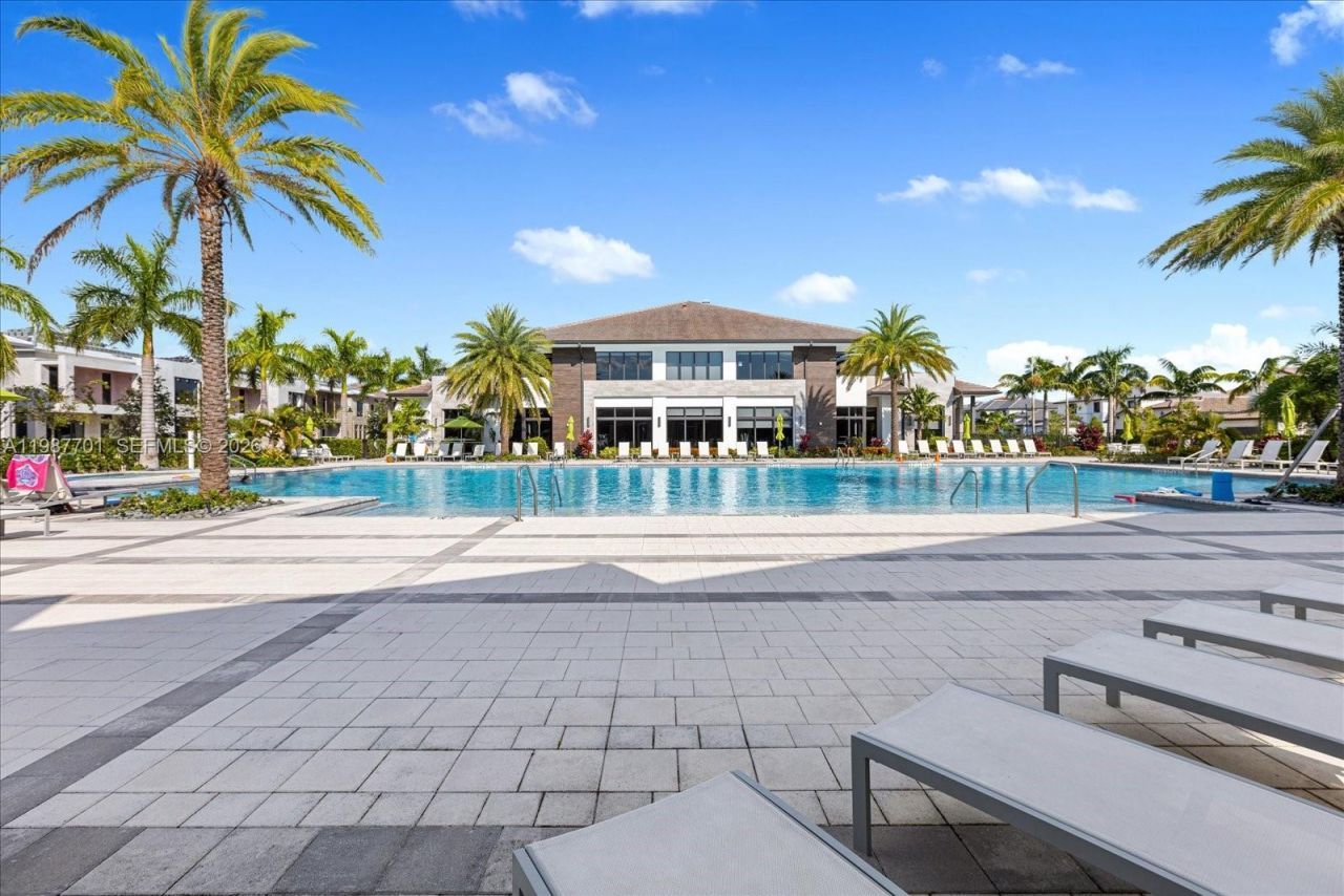 4346 NW 81st Ave , Doral, FL 33166 Photo