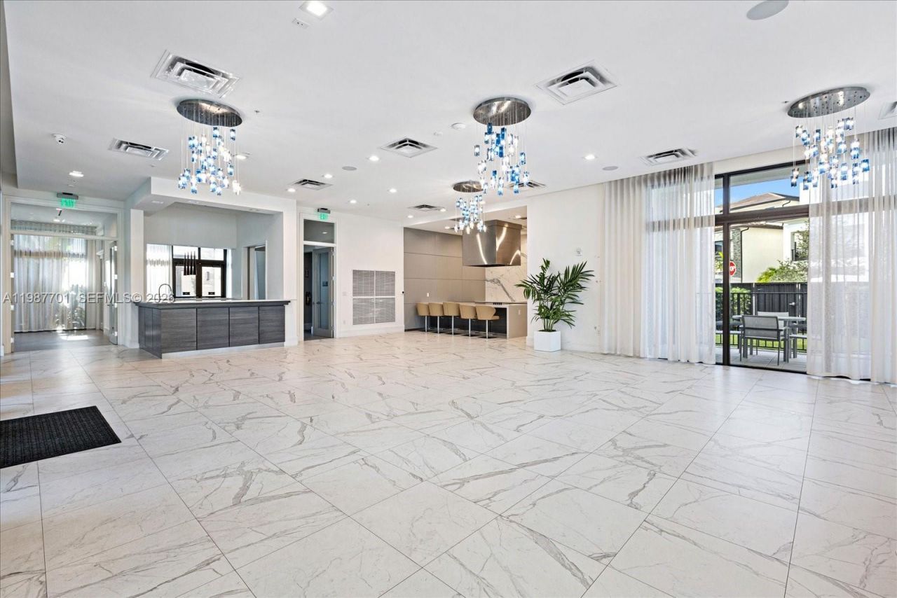 4346 NW 81st Ave , Doral, FL 33166 Photo