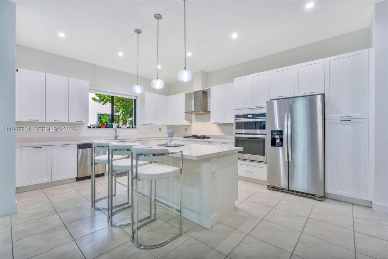 4346 NW 81st Ave , Doral, FL 33166 Photo