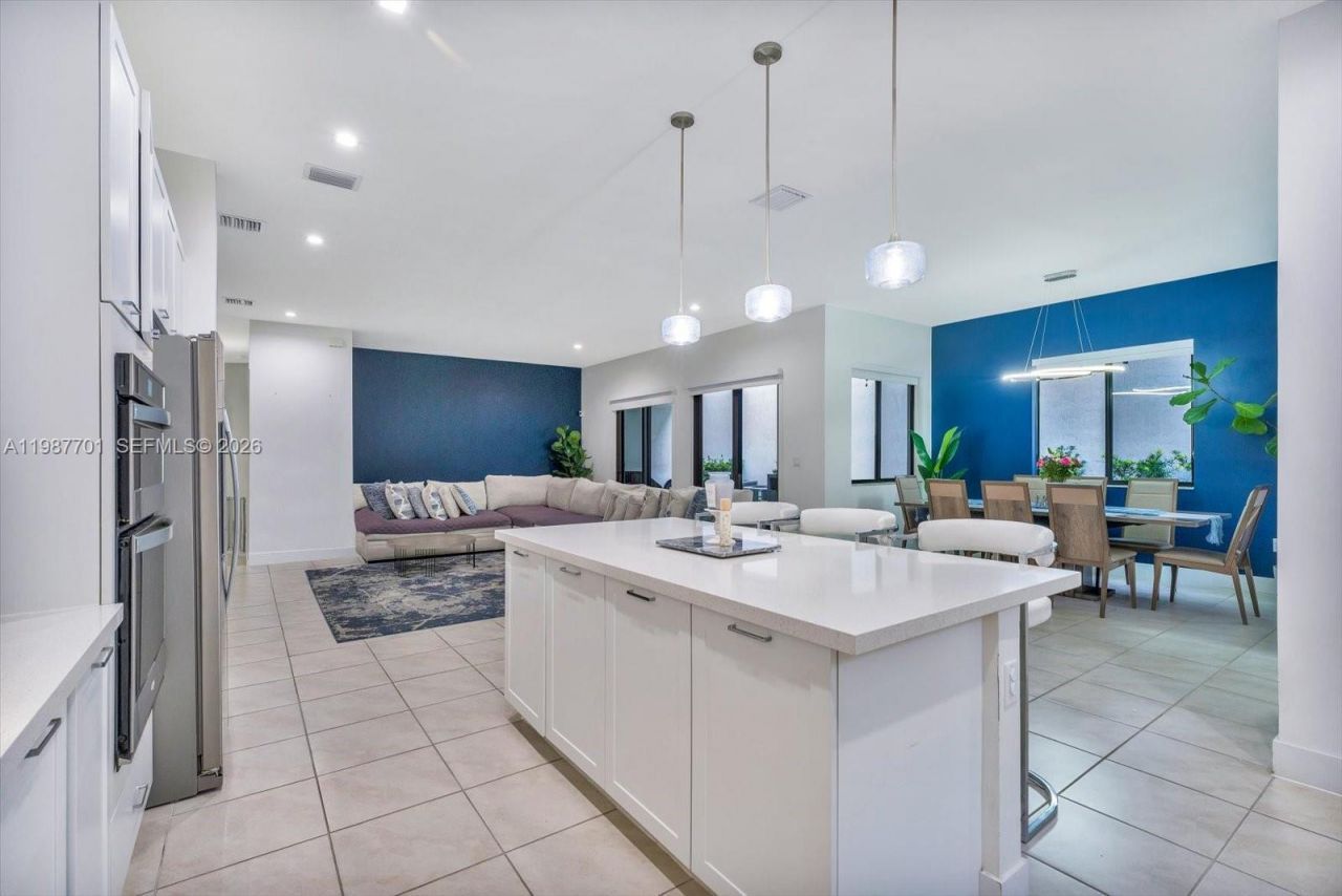 4346 NW 81st Ave , Doral, FL 33166 Photo