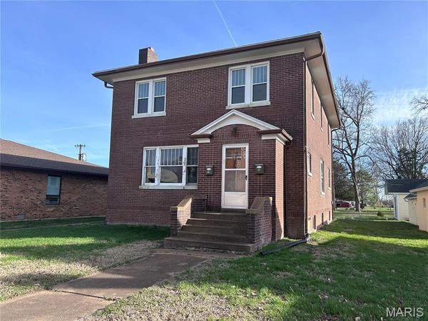 44 W Main Street , Mascoutah, IL 62258