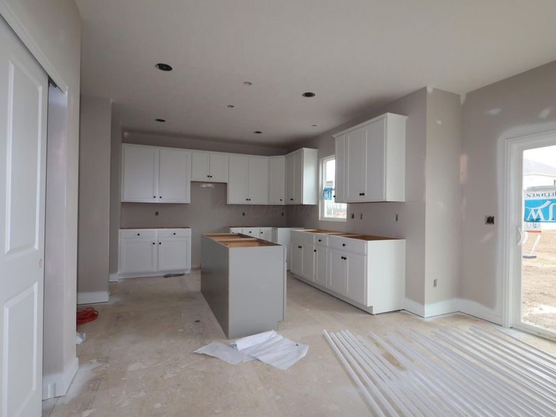 74 Banyan Drive , Lewis Center, OH 43035 Photo 5