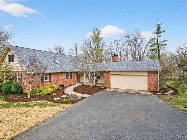 350 Pleasant Hill Drive, Wyoming, OH 45215