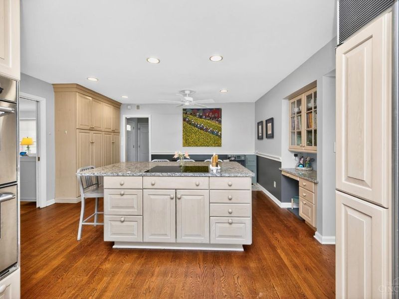 350 Pleasant Hill Drive, Wyoming, OH 45215 Photo 17