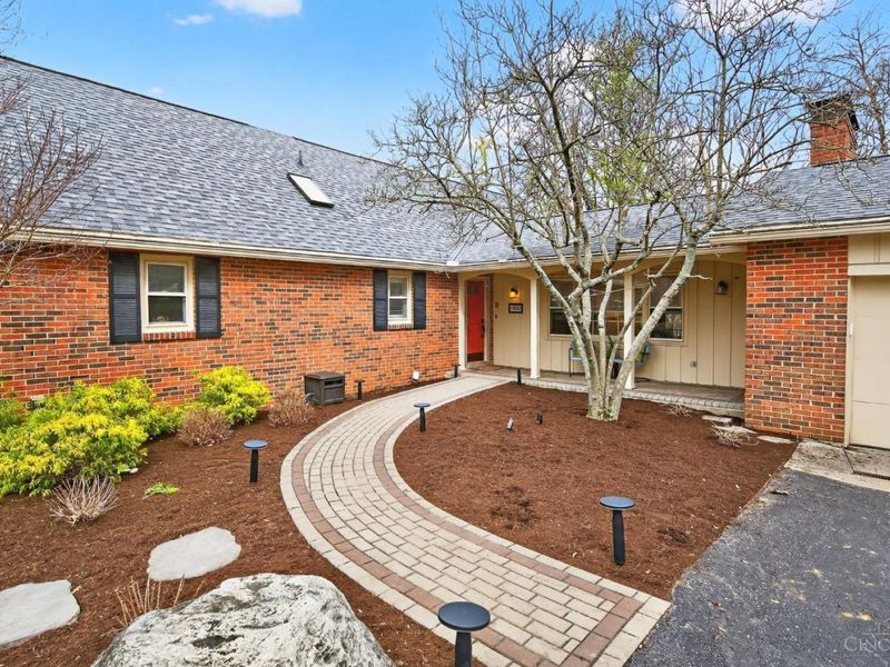 350 Pleasant Hill Drive, Wyoming, OH 45215 Photo 3