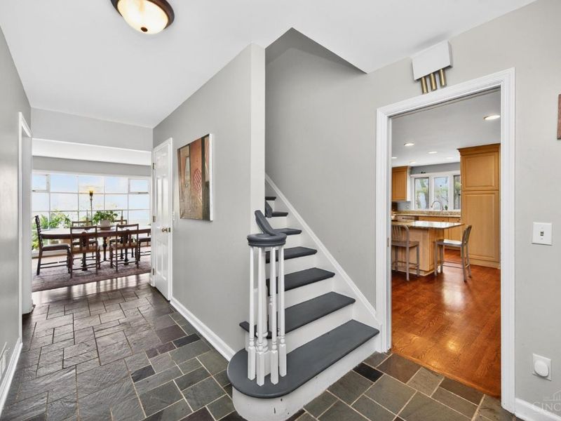 350 Pleasant Hill Drive, Wyoming, OH 45215 Photo 5