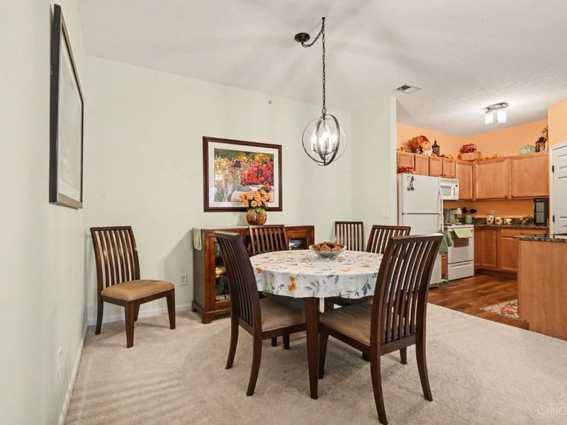 5401 Michelles Oak Court, Unit E, Green Township, OH 45238 Photo 10