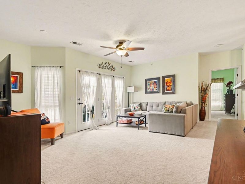 5401 Michelles Oak Court, Unit E, Green Township, OH 45238 Photo 5