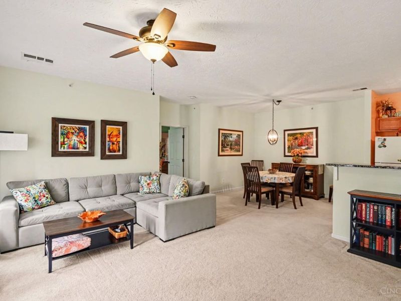 5401 Michelles Oak Court, Unit E, Green Township, OH 45238 Photo 6