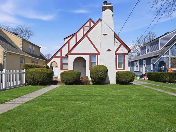 739 Edward Street , North Baldwin, NY 11510