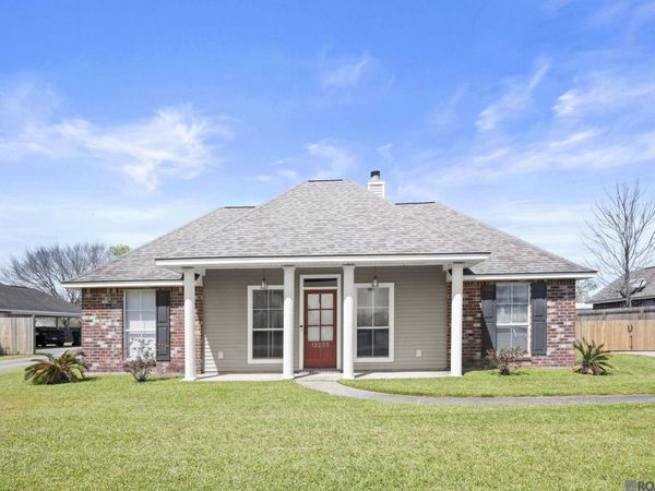 12235 Dove Hollow Dr, Denham Springs, LA 70726