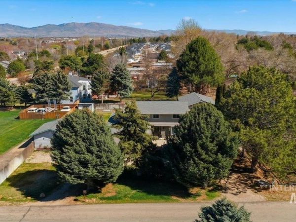 3060 S Black Hills Dr, Boise, ID 83709