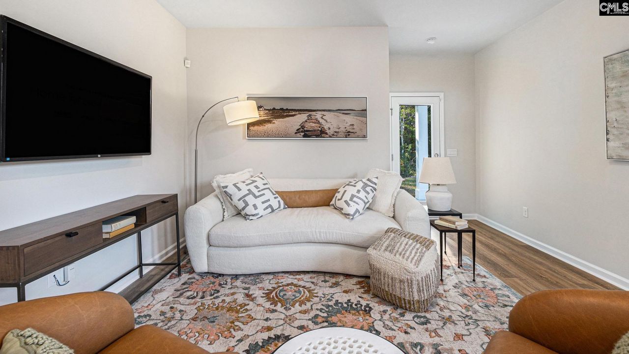 1057 Grand Oaks Drive Photo 9