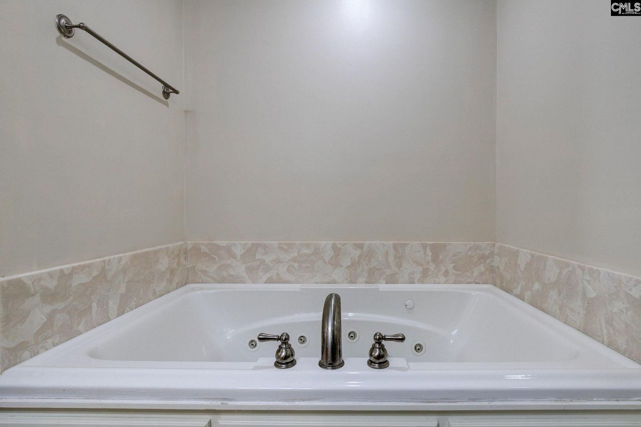 502 Eagle Pointe Drive  Photo 61